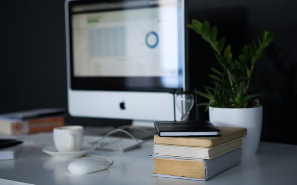 EDC software on an iMac