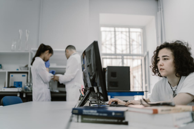 A medical research team is working.